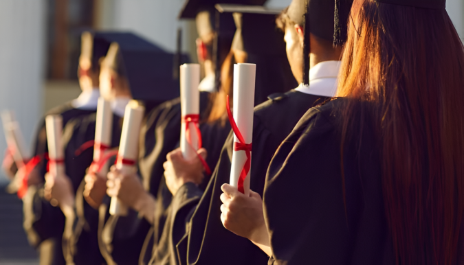 صدور قرارات عامة جديدة تهم معادلة مجموعة من الشهادات المسلمة من الجامعات الأجنبية
