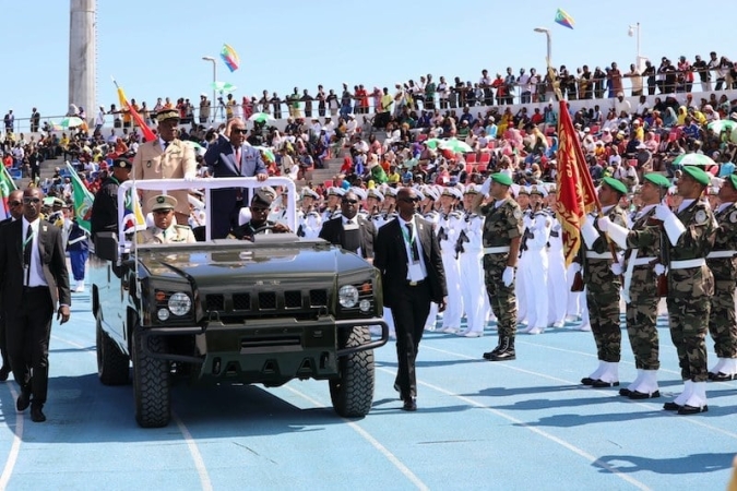 Participación de un destacamento de las FAR en las celebraciones del cincuentenario de la independencia de la Unión de las Comoras