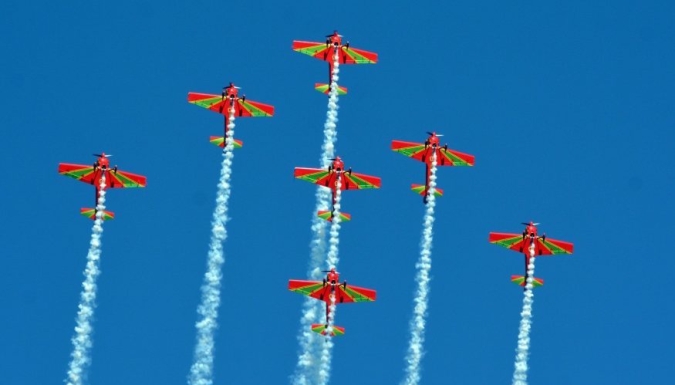 Fiesta del Trono: Las Fuerzas Armadas Reales organizan espectáculos aéreos y saltos de exhibición en paracaídas