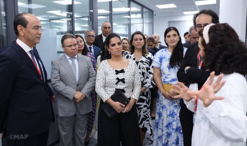 La Primera Dama de la República de El Salvador visita en Rabat el Centro Mohammed VI de Investigación e Innovación